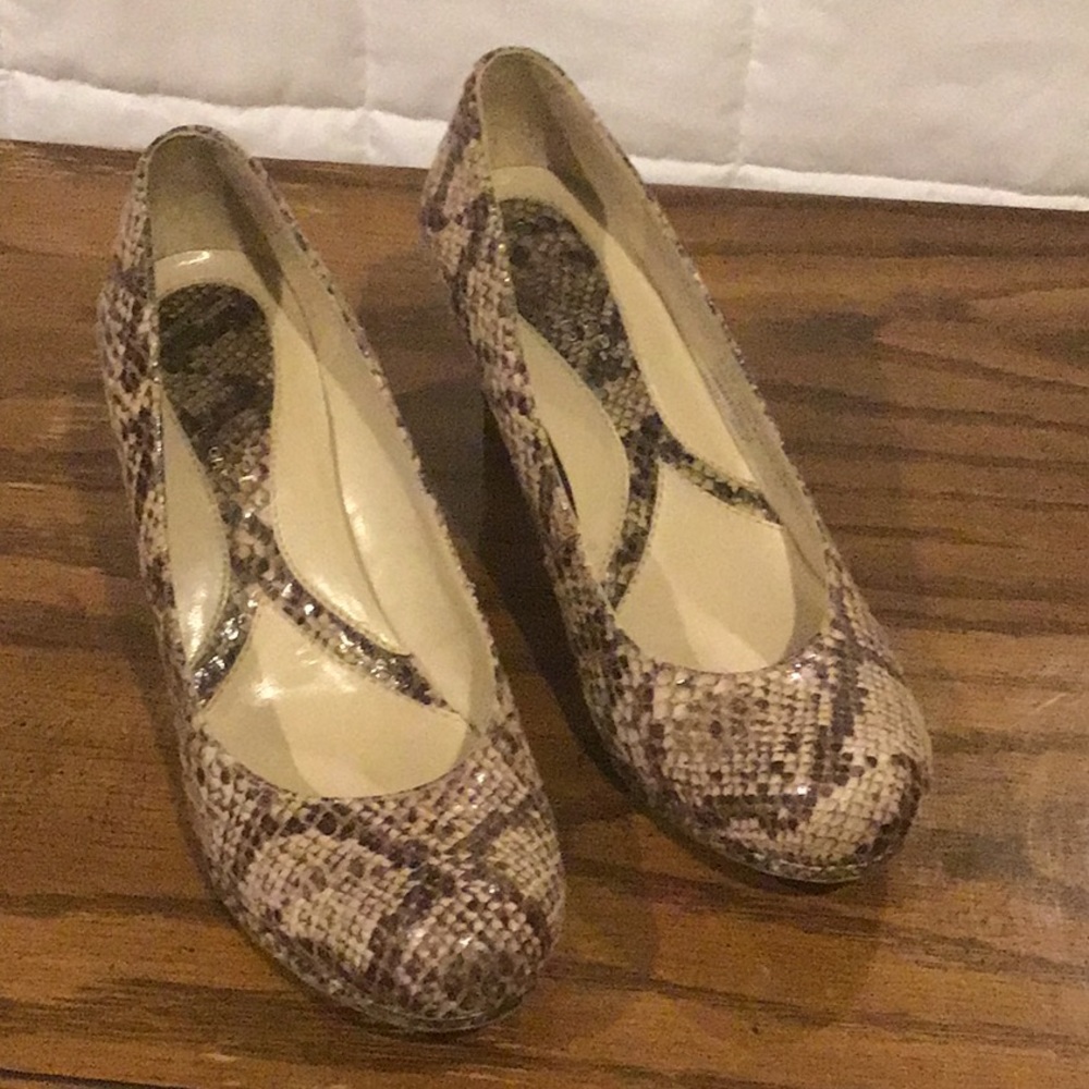Naturalizer Comfort Heels